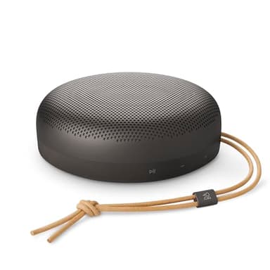 Bang & Olufsen Beosound A1 (3a generazione), Altoparlante Bluetooth wireless compatto, impermeabile (IP67), certificato C2C, fino a 24 ore di riproduzione, 3 microfoni per chiamate chiare-Warm Granite
